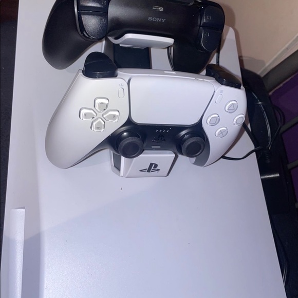 PS5 - Picture 2 of 5